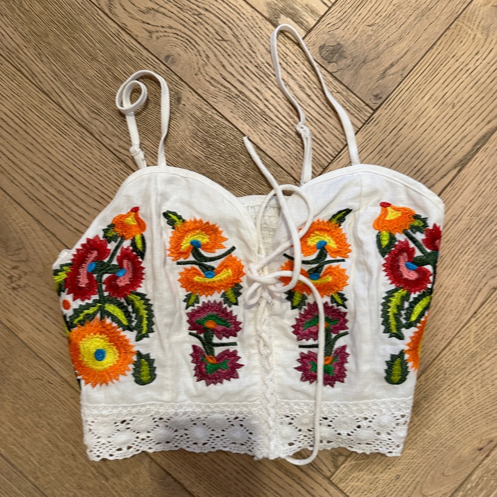 Crop top. SIZE L.